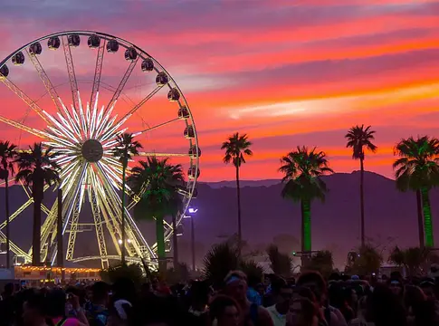 Coachella 2026: Teltház és sztárparádé Kaliforniában