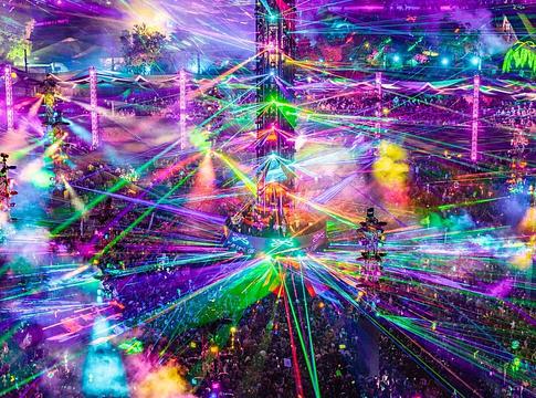 Drogterjesztéssel gyanúsítanak egy Lost Lands-biztonsági őrt