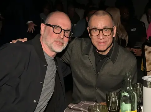 Fred Armisen a zeneipar titkos archívumába kalauzol a CNN új sorozatában