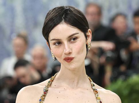 Gracie Abrams: „Nem nőttem fel pénzügyi félelemben”
