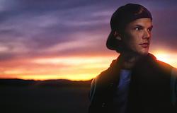 Avicii legendás demója, a „Loving Feeling” új életre kel 2025-ben