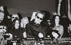 ZHU világszintre viszi a BLACK MIDAS korszakot: jön az On The Move turné