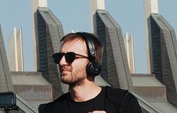 Baloski új dala, az „Ereba” a hipnotikus techno mélyére vezet