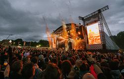 A Slam Dunk Fesztivál 2026 hatalmas line-upot ígér – Good Charlotte, Sublime és Knocked Loose a headlinerek között