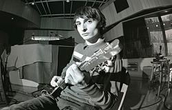 Finn Wolfhard új albummal jön: itt az első dal a Fire From The Hipről