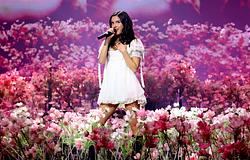 Hat évszakra bontott látványvilággal indult Olivia Rodrigo új turnéja