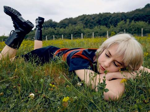 Avalon Emerson & The Charm: érkezik a Written Into Changes