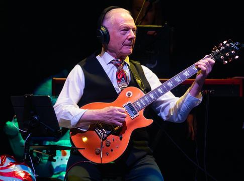 Robert Fripp: máig rejtély, miért „shaved my balls” a kórházban