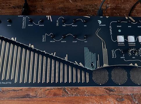 Puremagnetik Etches – érintésérzékeny szintetizátor looper funkcióval