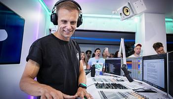 Armin van Buuren az ADE-maratonon bejelentette az ASOT 2027 himnuszát