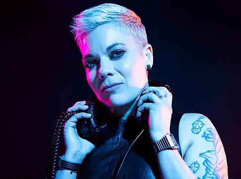 DJ Du Jour: „A felkészülés adja a szókincset, a spontaneitás a beszélgetés a közönséggel”