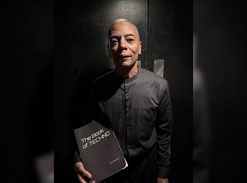 Hat évtized technót dolgoz fel a The Book of Tech
