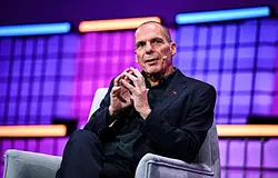 Egy régi rave-emlék miatt indulhat eljárás Yanis Varoufakis ellen