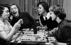 Miért olyan nehéz felnőttként barátkozni – és hol találd meg a saját köreidet