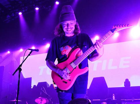 Kompetenciavizsgálat vár a Turnstile volt gitárosára