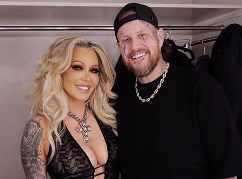Jelly Roll leállította a megcsalásról szóló pletykákat: „The internet is a liar,”