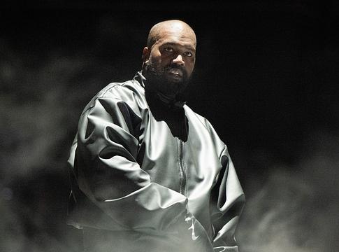 Ye bocsánatot kért korábbi antiszemita kijelentéseiért