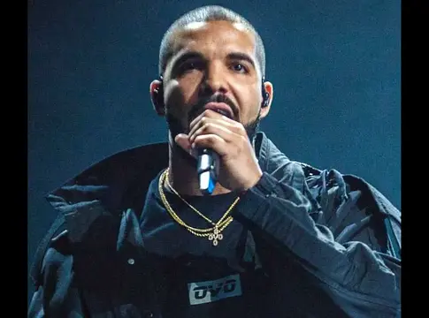 Az Authentic Brands Group többségi részesedést szerzett Drake OVO márkájában