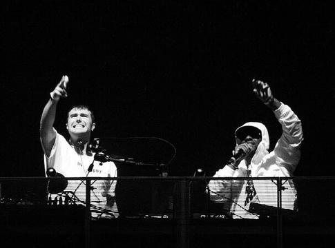 Fred again.. és Skepta ismét összeálltak: megérkezett a „Back 2 Back”