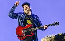 Patrick Stump visszatért hardcore gyökereihez a Weekend Nachos oldalán