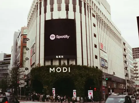 Újra beperelték a Spotifyt streamingcsalás miatt