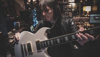 Robin Finck új horrorvilága: megjelent a ‘Sleep Awake’ és annak zenei albuma