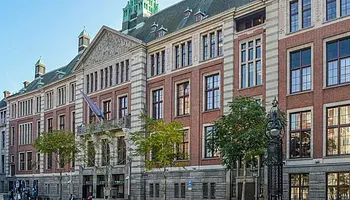UMG lezárta az 500 millió eurós részvényvisszavásárlást, jön a Q2-es gyorsjelentés