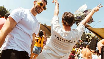 Visszatért az ibizai Tomorrowland-bolt – DJ-szettek a tetőről a nyári rajtra