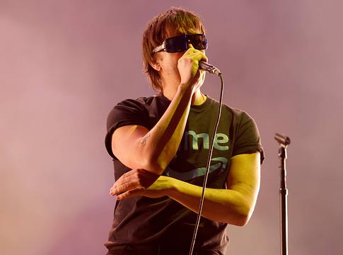 Julian Casablancas az „American Zionists” fehér privilégiumáról beszélt egy virális műsorban