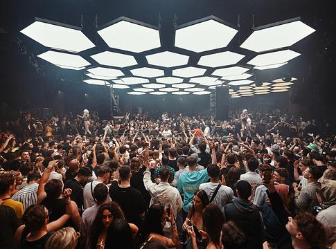 Négy estére robban fel Ibiza: itt a Pacha 2026-os szezonnyitó hétvégéje