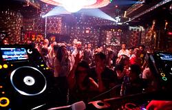 Visszatér az Electric Pickle: újraindul Miami legendás underground klubja