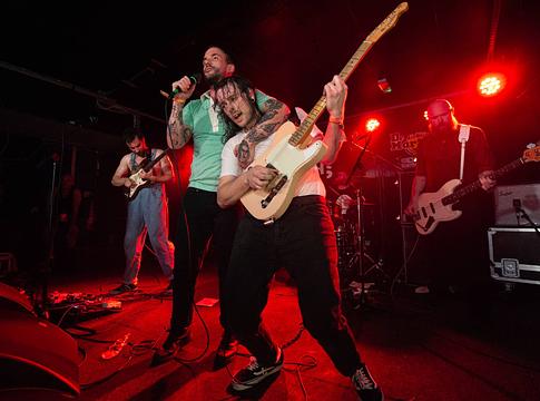 Riasztó mérleg: válságban a brit élőzenei helyszínek 2025-ben