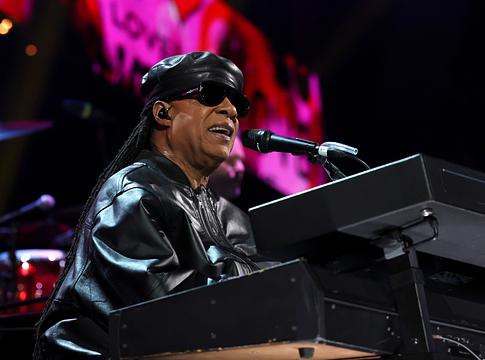 Stevie Wonder turnén ünnepli a Songs In The Key Of Life 50. évfordulóját