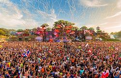 Gyorsan elfogytak a Tomorrowland 2026 jegyek, elszabadultak az árak a másodlagos piacon