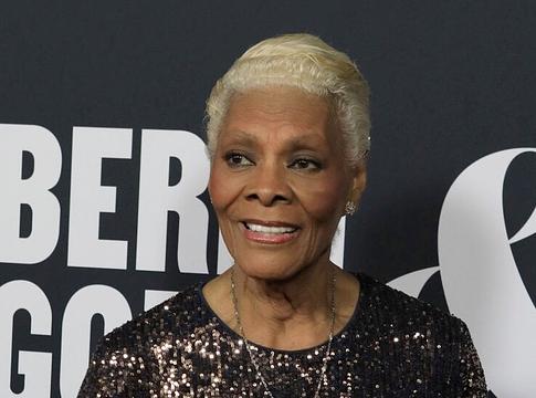 Dionne Warwick jogi vitába keveredett a Doja Cat-sláger miatt