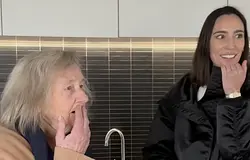 Amelie Lens álomotthonnal lepte meg nagymamáját