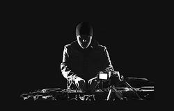 Apple Music idő előtt megvillantotta Eric Prydz új kiadójának első dalát, a Heavy-t