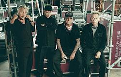 Sex Pistols és Frank Carter jubileumi punkturnéra indul