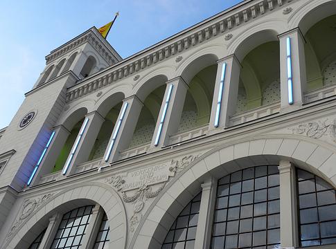 Vita a berlini klubok és a Hamburger Bahnhof ingyenes technoestjei körül