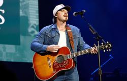 Morgan Wallen eldobott egy biztonsági őri telefont, másnap a pittsburghi estét is lemondta „szélsőséges időjárásra” hivatkozva
