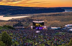 Az Above & Beyond az ABGT700-at a Gorge Amphitheatre-ben ünnepli