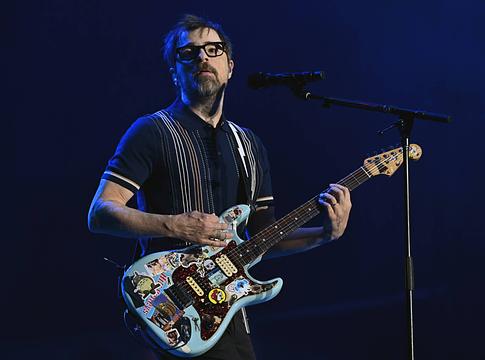 Rivers Cuomo 15 lo-fi akusztikus feldolgozást tett közzé a YouTube-on
