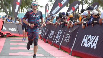Eddy Palermo 50 kilométert fut végig élő DJ-szett közben Miamiban