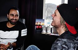 Avicii egykori menedzsere, Ash Pournouri újra felkavarja a múltat – titokzatos posztok az Instagramon