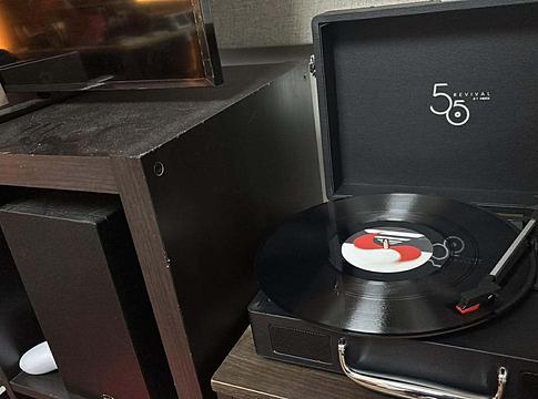 MIXX Revival 55 – amikor a vinyl természetesen költözik be a nappaliba