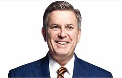 Vádemelés Timothy Leiweke ellen a texasi aréna projekt kapcsán
