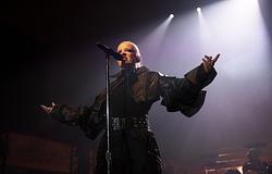 Shirley Manson és a strandlabdák üzenete