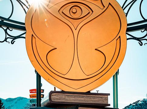 Tomorrowland Winter 2026: elektronikus zene a hegyek csúcsán