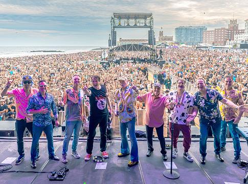 A Beach Boys Londonban ünnepli a Pet Sounds 60. évfordulóját